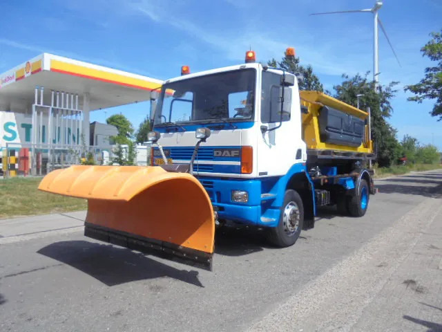 DAF 65.210 ATI 4X4 ZOUT + SNEEUW - Snöslunga: bild 1 DAF 65.210 ATI 4X4 ZOUT + SNEEUW - Snöslunga: bild 1