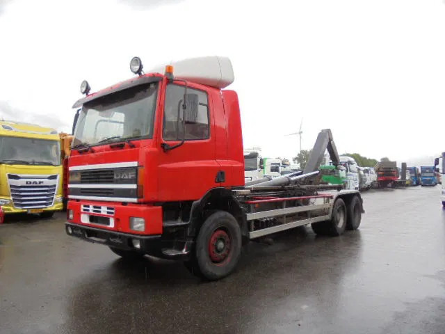 DAF 85.400 85-400 ATI 6X2 BLADGEVEERD - Lastväxlare lastbil: bild 1 DAF 85.400 85-400 ATI 6X2 BLADGEVEERD - Lastväxlare lastbil: bild 1