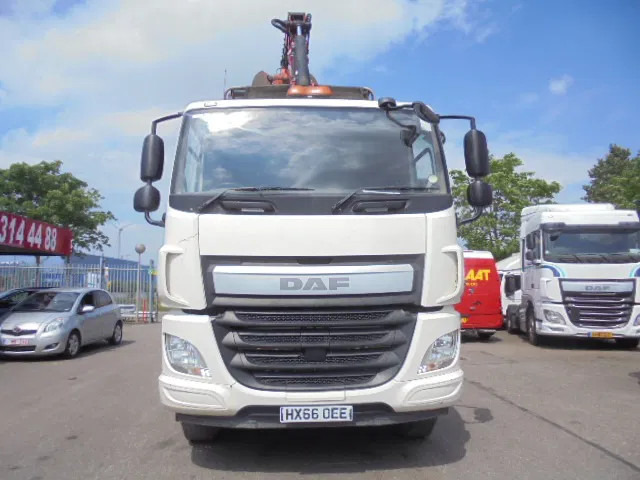 DAF CF 370 8X4 + PALFINGER EPSILON - Tippbil lastbil, Kranbil: bild 2 DAF CF 370 8X4 + PALFINGER EPSILON - Tippbil lastbil, Kranbil: bild 2