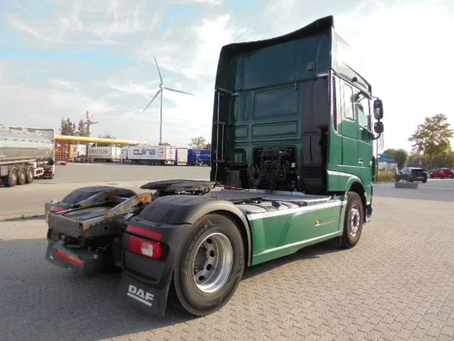 DAF XF 106.460 SUPER SPACE CAB - Dragbil: bild 2 DAF XF 106.460 SUPER SPACE CAB - Dragbil: bild 2