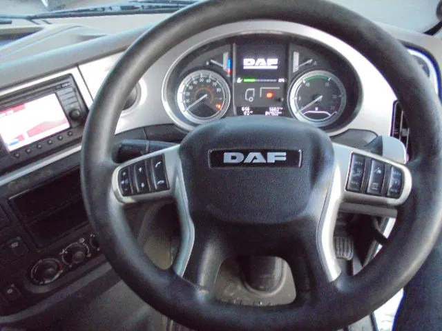 Dragbil DAF XF 460 6X2 RHD: bild 8