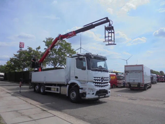 Mercedes-Benz Arocs 2545 + RETARDER 6X2 NEW /DEMO - Kranbil: bild 2 Mercedes-Benz Arocs 2545 + RETARDER 6X2 NEW /DEMO - Kranbil: bild 2