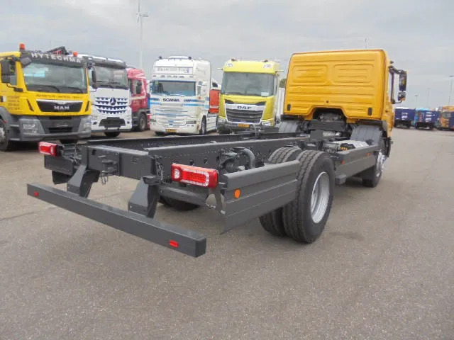 Mercedes-Benz Atego 1518 NEW DEMO MET FABRIEKS GARANTIE - Chassi lastbil: bild 4 Mercedes-Benz Atego 1518 NEW DEMO MET FABRIEKS GARANTIE - Chassi lastbil: bild 4