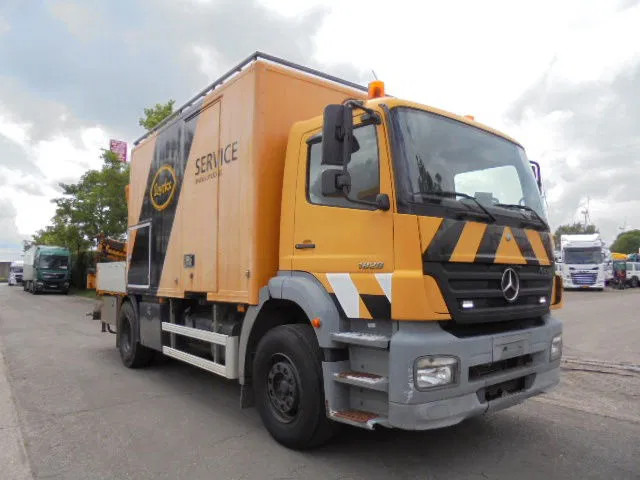 Mercedes-Benz Axor 1828 - Kranbil: bild 5 Mercedes-Benz Axor 1828 - Kranbil: bild 5