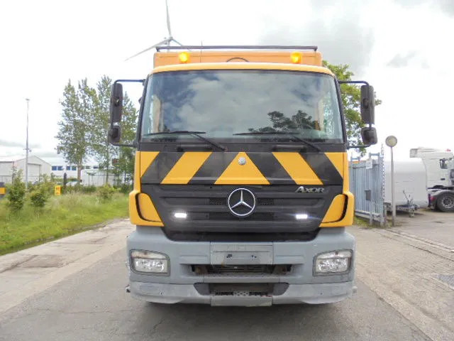 Mercedes-Benz Axor 1828 - Kranbil: bild 2 Mercedes-Benz Axor 1828 - Kranbil: bild 2