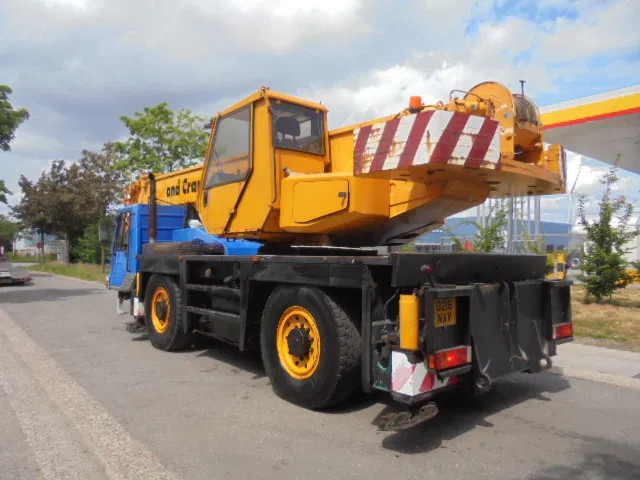PPM ATT 350 4X4X4 - Allterrängkran: bild 5 PPM ATT 350 4X4X4 - Allterrängkran: bild 5