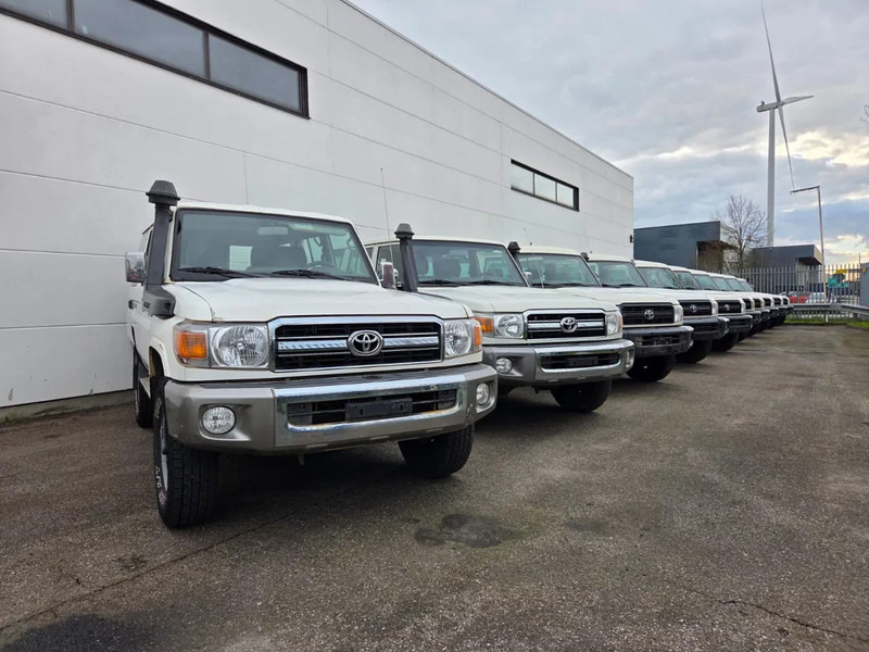 Toyota Land Cruiser HZJ76 + HZJ78L + PICKUP 4WD EXPORT OUT EU ONLY - Personbil: bild 1 Toyota Land Cruiser HZJ76 + HZJ78L + PICKUP 4WD EXPORT OUT EU ONLY - Personbil: bild 1