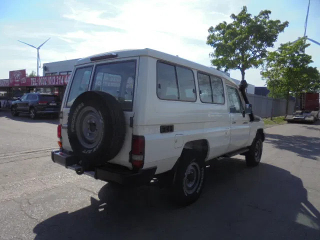 Toyota Land Cruiser HZJ78L 4X4 EXPORT OUTSIDE EU ONLY - Personbil: bild 5 Toyota Land Cruiser HZJ78L 4X4 EXPORT OUTSIDE EU ONLY - Personbil: bild 5