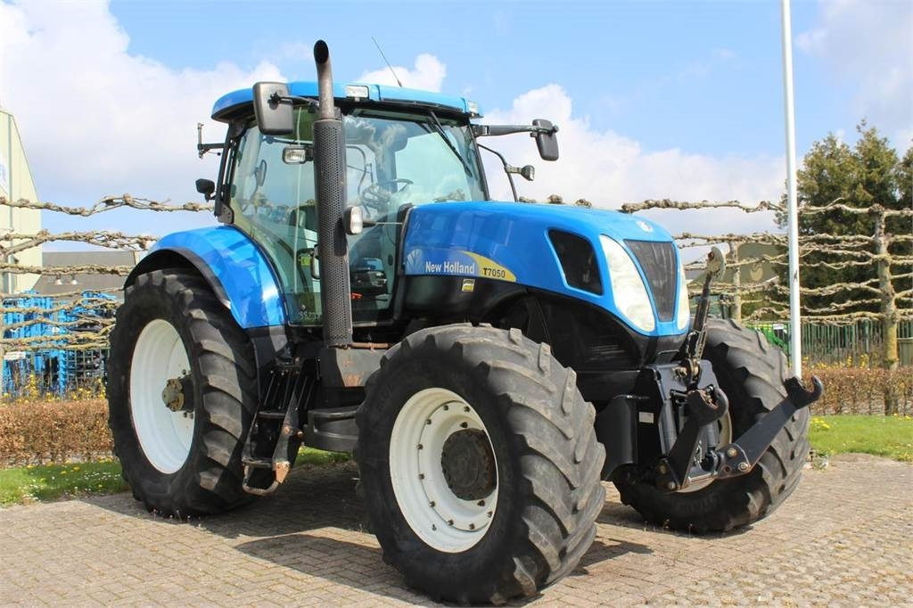 New Holland T7050 - Traktor: bild 2 New Holland T7050 - Traktor: bild 2