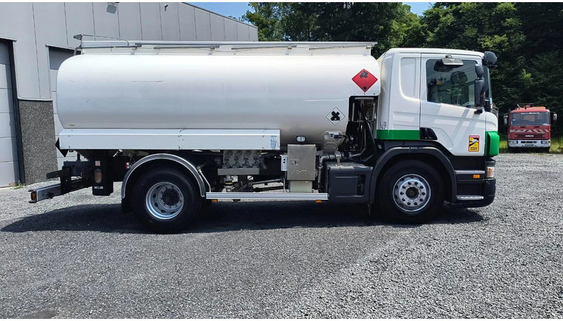 Scania P340 MAGYAR TANK - 14000L -RETARDER-SPRINGSUSPENSION - Tankbil: bild 4 Scania P340 MAGYAR TANK - 14000L -RETARDER-SPRINGSUSPENSION - Tankbil: bild 4