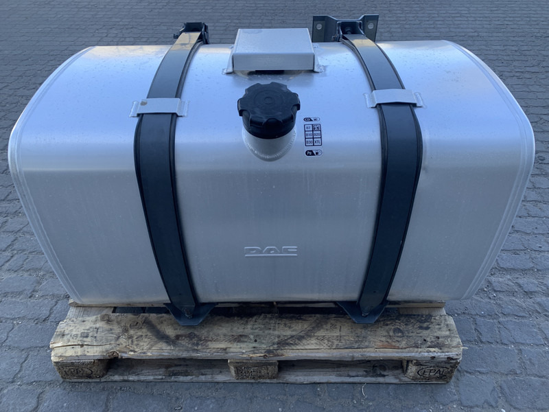 DAF - Bränsletank för Lastbil: bild 1 DAF - Bränsletank för Lastbil: bild 1