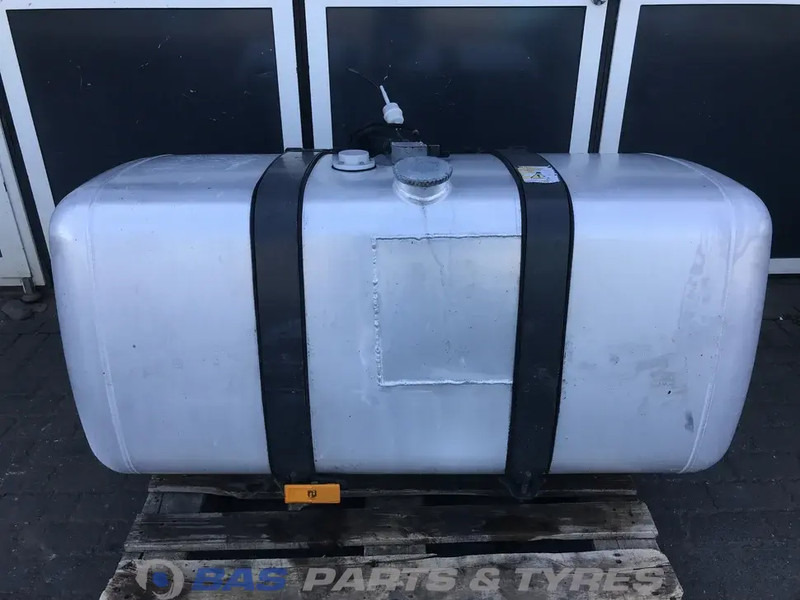 Mercedes-Benz - Bränsletank för Lastbil: bild 1 Mercedes-Benz - Bränsletank för Lastbil: bild 1