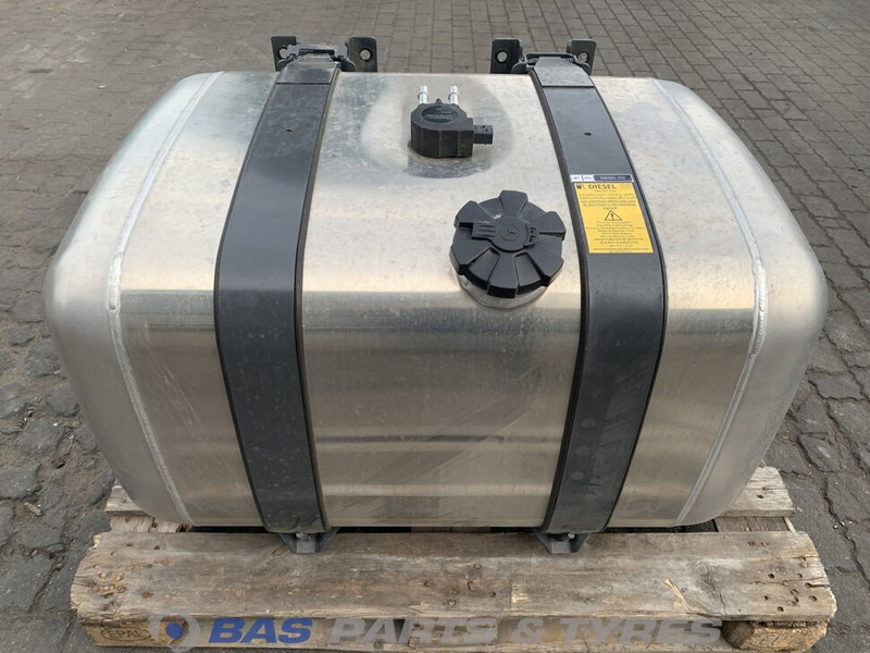 Mercedes-Benz - Bränsletank för Lastbil: bild 1 Mercedes-Benz - Bränsletank för Lastbil: bild 1