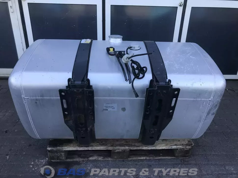 Mercedes-Benz - Bränsletank för Lastbil: bild 3 Mercedes-Benz - Bränsletank för Lastbil: bild 3