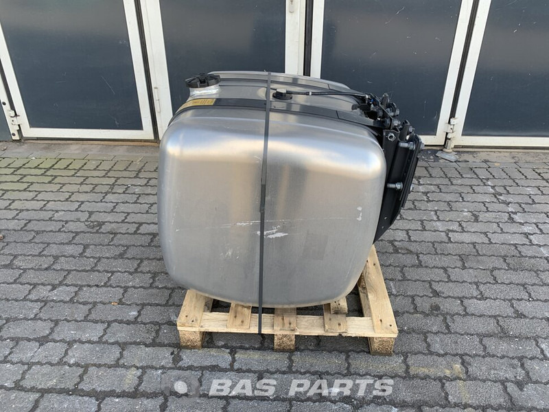 Mercedes-Benz - Bränsletank för Lastbil: bild 2 Mercedes-Benz - Bränsletank för Lastbil: bild 2