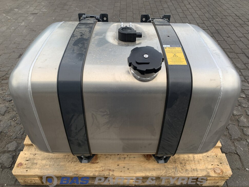 Mercedes-Benz - Bränsletank för Lastbil: bild 1 Mercedes-Benz - Bränsletank för Lastbil: bild 1