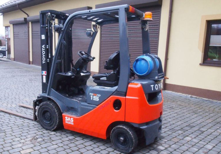 Wózek widłowy Toyota 8FGF15 2018 TRIPLEX system SAS (blokowanie tylnej osi) - Gasoltruck: bild 4 Wózek widłowy Toyota 8FGF15 2018 TRIPLEX system SAS (blokowanie tylnej osi) - Gasoltruck: bild 4