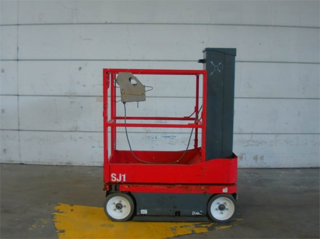 SkyJack SJ16 - Pelarlift: bild 1 SkyJack SJ16 - Pelarlift: bild 1