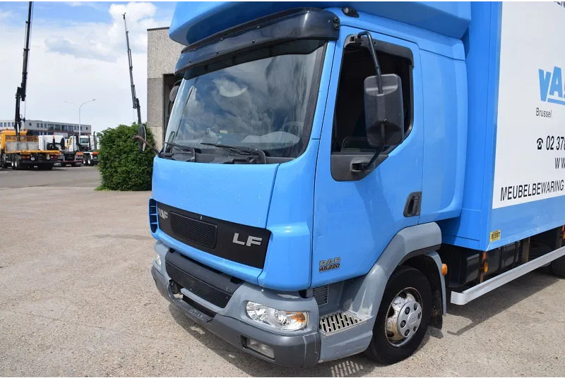 DAF LF 220 LF45 220 - Lastbil med skåp: bild 3 DAF LF 220 LF45 220 - Lastbil med skåp: bild 3