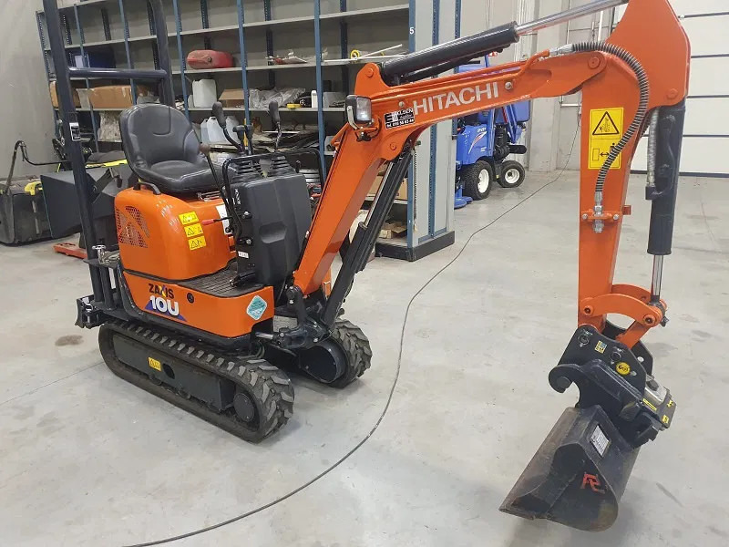 Hitachi ZX10U - 6 serie - 33 working hours - - Minigrävmaskin: bild 1 Hitachi ZX10U - 6 serie - 33 working hours - - Minigrävmaskin: bild 1