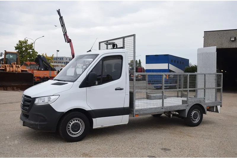Mercedes-Benz Sprinter 316 - Transportbil med flak: bild 2 Mercedes-Benz Sprinter 316 - Transportbil med flak: bild 2