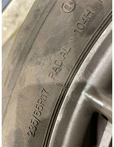 Continental Continental banden met velgen 235/65 R17 - Däck och fälgar för Personbil: bild 4 Continental Continental banden met velgen 235/65 R17 - Däck och fälgar för Personbil: bild 4