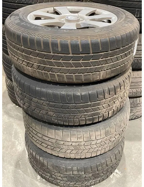 Continental Mercedes velgen met Continental banden 235/60 R17 102H M+S - Däck och fälgar för Personbil: bild 1 Continental Mercedes velgen met Continental banden 235/60 R17 102H M+S - Däck och fälgar för Personbil: bild 1