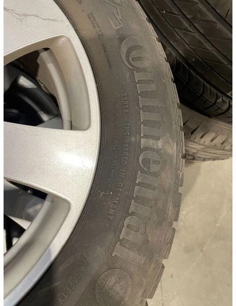 Continental Mercedes velgen met Continental banden 235/60 R17 102H M+S - Däck och fälgar för Personbil: bild 2 Continental Mercedes velgen met Continental banden 235/60 R17 102H M+S - Däck och fälgar för Personbil: bild 2