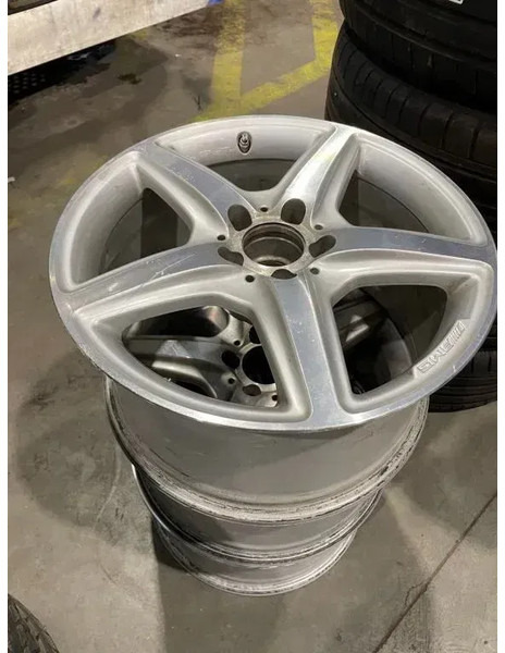Mercedes-Benz *Occasie *3 velgen AMG* 18 inch - Fälg för Personbil: bild 1 Mercedes-Benz *Occasie *3 velgen AMG* 18 inch - Fälg för Personbil: bild 1