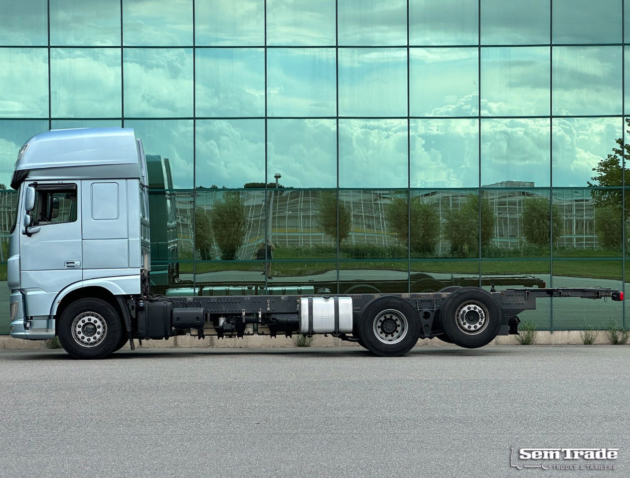 DAF XF 480 FAR SSC Euro 6 978.000 KM Park Airco 2X Tanks TOP Condition - Chassi lastbil: bild 2 DAF XF 480 FAR SSC Euro 6 978.000 KM Park Airco 2X Tanks TOP Condition - Chassi lastbil: bild 2