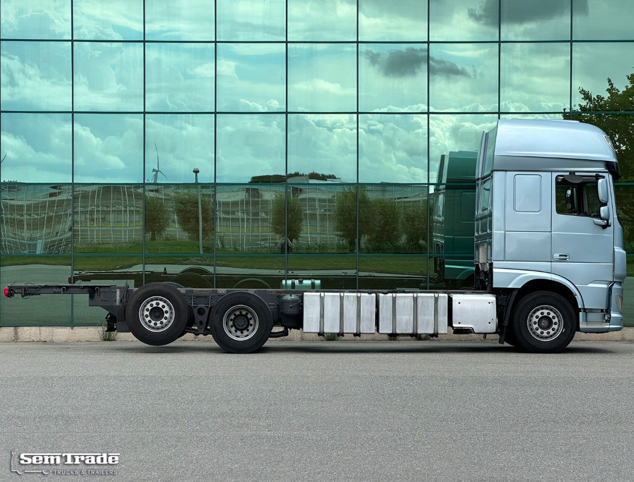 DAF XF 480 FAR SSC Euro 6 978.000 KM Park Airco 2X Tanks TOP Condition - Chassi lastbil: bild 5 DAF XF 480 FAR SSC Euro 6 978.000 KM Park Airco 2X Tanks TOP Condition - Chassi lastbil: bild 5