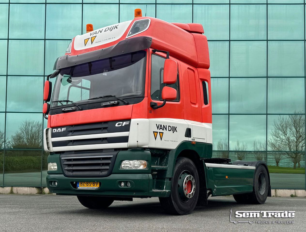 DAF CF 85.460 Only 229.800 KM Retarder - Intarder 2x Tanks Tires 90 NL Truck - Dragbil: bild 1 DAF CF 85.460 Only 229.800 KM Retarder - Intarder 2x Tanks Tires 90 NL Truck - Dragbil: bild 1