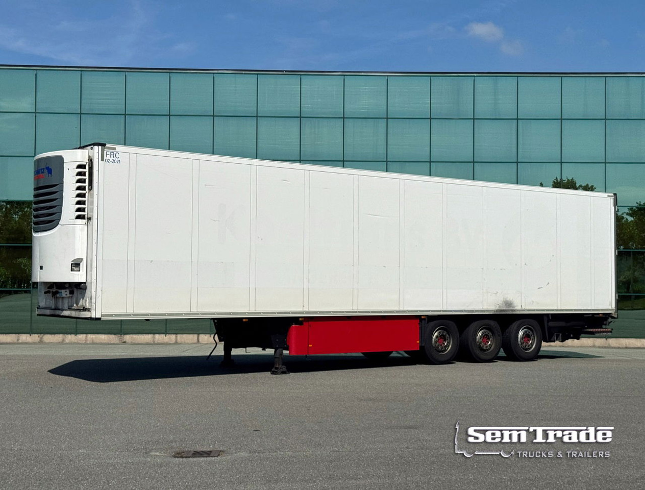 Schmitz Cargobull SCBS3B 270 CM High Flower Wide Liftaxle Tail Lift NL Trailer 6 - Kyl/ Frys semitrailer: bild 1 Schmitz Cargobull SCBS3B 270 CM High Flower Wide Liftaxle Tail Lift NL Trailer 6 - Kyl/ Frys semitrailer: bild 1