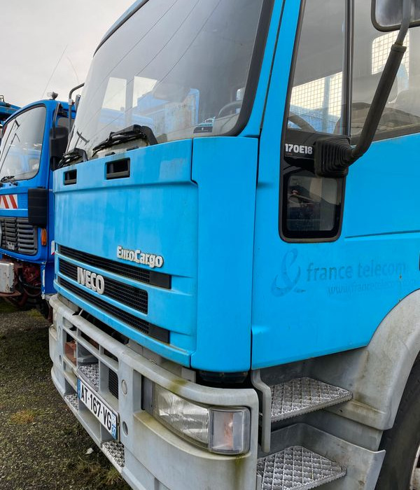 Camion Porte tourets Renault ,Iveco ,etc - Liftdumper lastbil: bild 1 Camion Porte tourets Renault ,Iveco ,etc - Liftdumper lastbil: bild 1