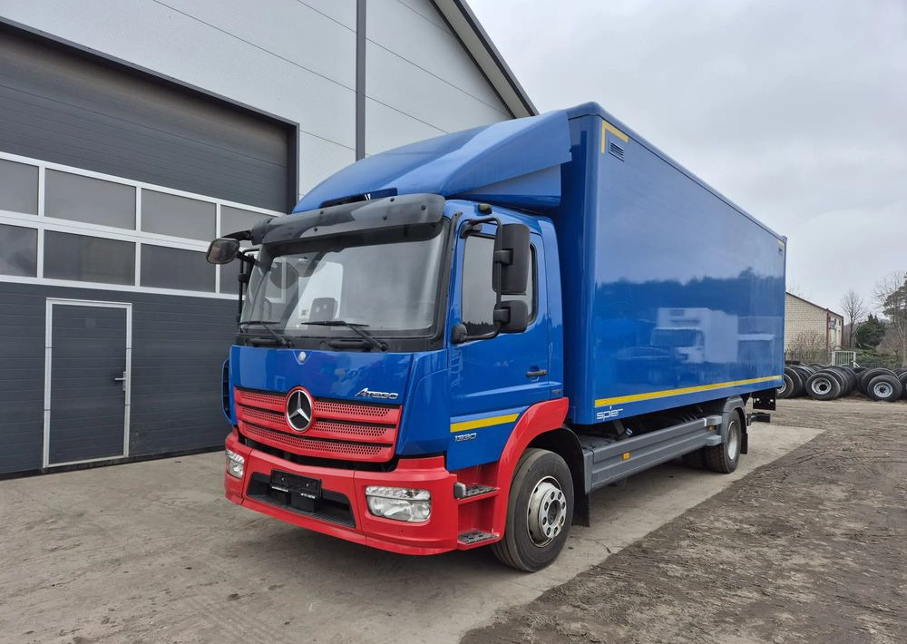 Mercedes-Benz Atego 1330 Euro 6 - Lastbil med skåp: bild 1 Mercedes-Benz Atego 1330 Euro 6 - Lastbil med skåp: bild 1