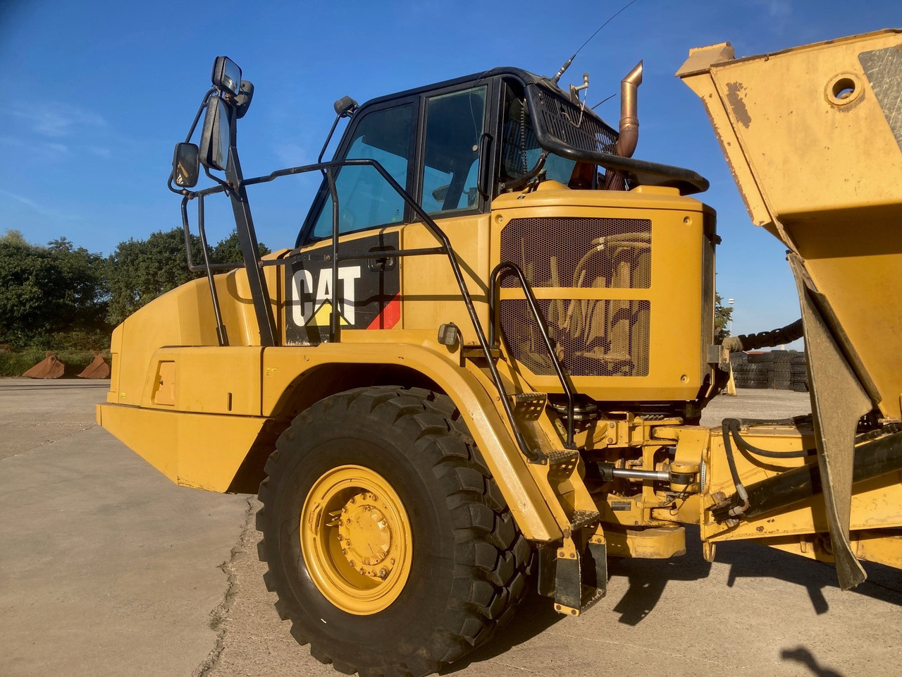 CATERPILLAR 730C - Ramstyrd dumper: bild 2 CATERPILLAR 730C - Ramstyrd dumper: bild 2