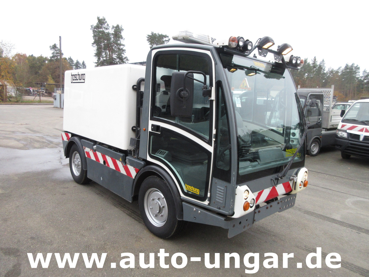 Boschung L3 mit Hochdruckreiniger am Heck Wasserwagen Waschwagen Kärcher Gießarm - Städmaskin: bild 1 Boschung L3 mit Hochdruckreiniger am Heck Wasserwagen Waschwagen Kärcher Gießarm - Städmaskin: bild 1