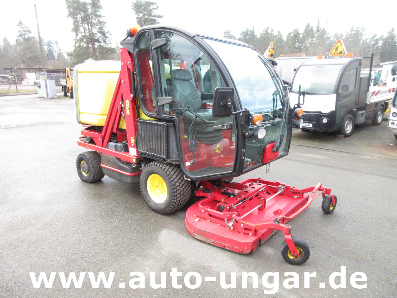 Gianni Ferrari Turbo 4 T Cruiser Großflächenmäher 4x4 mit Hochentleerung Bj. 2015 - Kommunaltraktor: bild 1 Gianni Ferrari Turbo 4 T Cruiser Großflächenmäher 4x4 mit Hochentleerung Bj. 2015 - Kommunaltraktor: bild 1