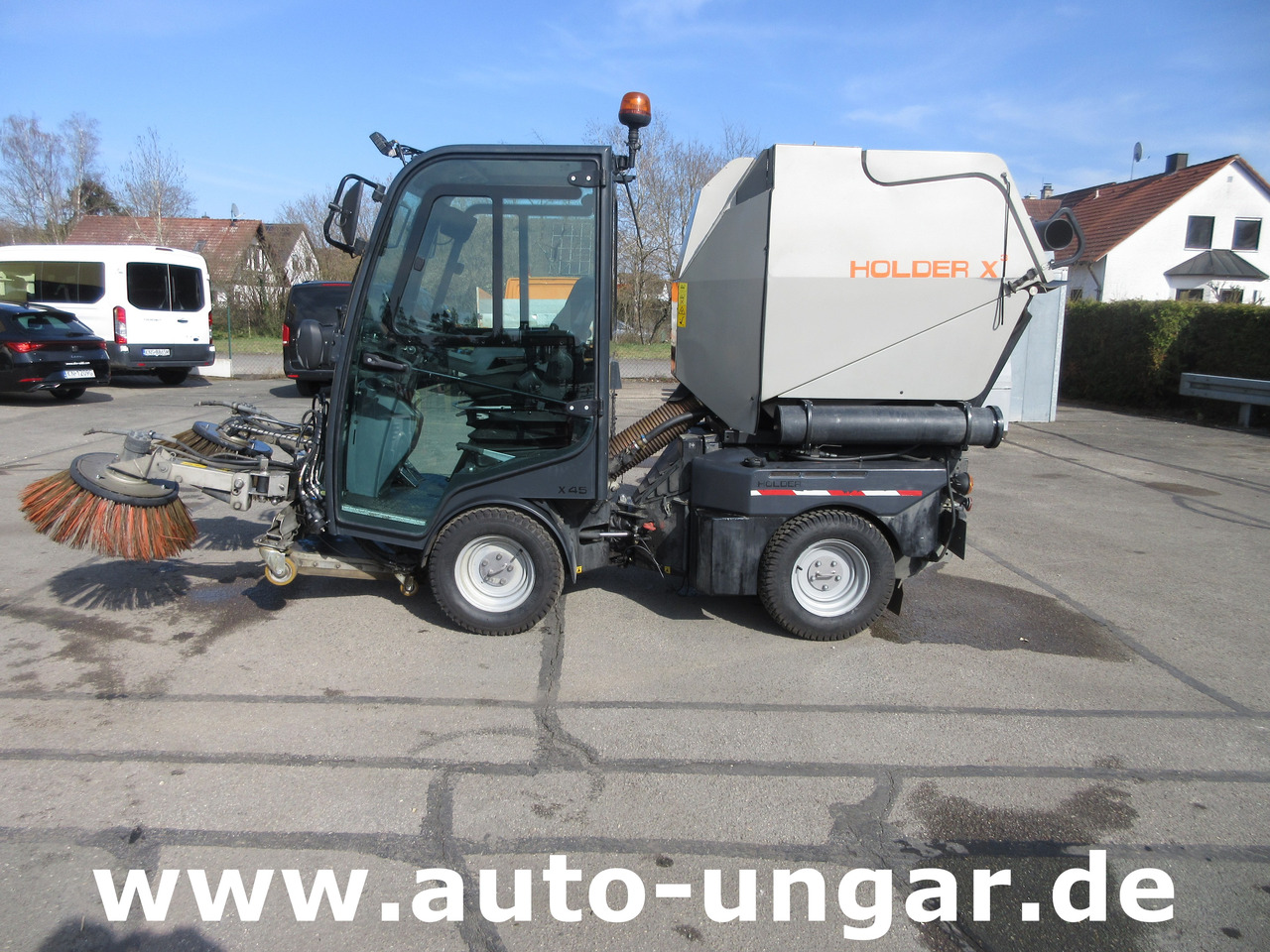 Holder X45 Kubota Diesel Motor Baujahr 2019 Allrad Kehrmaschine Geräteträger - Kommunaltraktor: bild 3 Holder X45 Kubota Diesel Motor Baujahr 2019 Allrad Kehrmaschine Geräteträger - Kommunaltraktor: bild 3