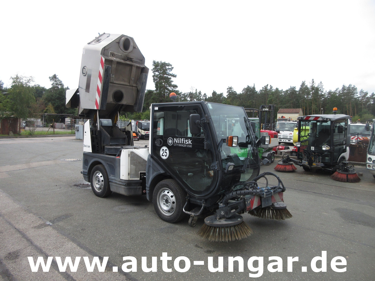 Nilfisk CR3500 CityRanger Schmidt Flexigo Multigo 4x4 Kehrmaschine Geräteträger - Sopmaskin: bild 1 Nilfisk CR3500 CityRanger Schmidt Flexigo Multigo 4x4 Kehrmaschine Geräteträger - Sopmaskin: bild 1