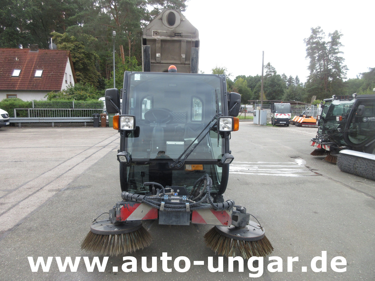 Nilfisk CR3500 CityRanger Schmidt Flexigo Multigo 4x4 Kehrmaschine Geräteträger - Sopmaskin: bild 2 Nilfisk CR3500 CityRanger Schmidt Flexigo Multigo 4x4 Kehrmaschine Geräteträger - Sopmaskin: bild 2