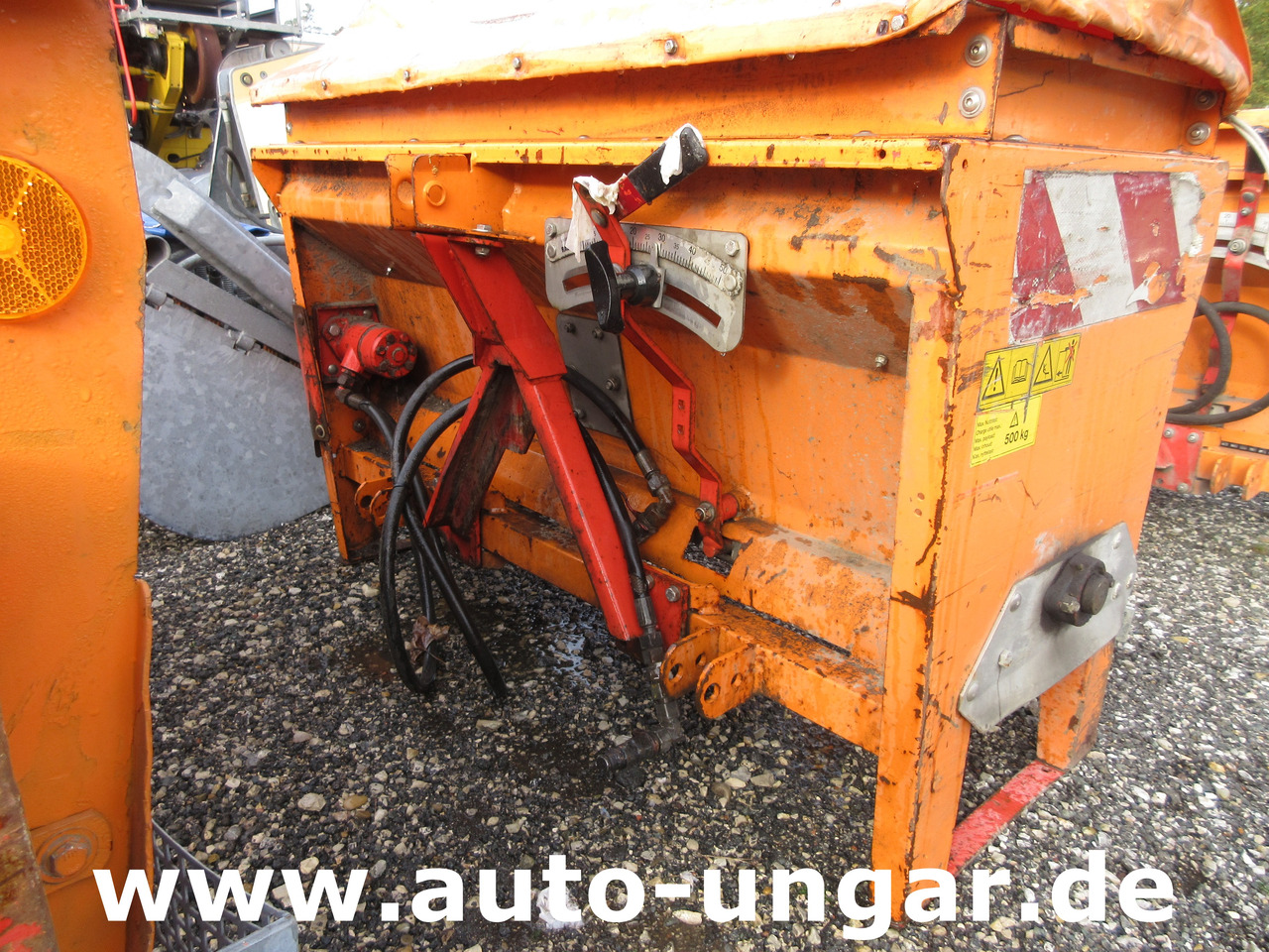 Rauch UKS 120 Anbaustreuer Salzstreuer hydraulisch Streuautomat Winterdienst - Kommunaltraktor: bild 4 Rauch UKS 120 Anbaustreuer Salzstreuer hydraulisch Streuautomat Winterdienst - Kommunaltraktor: bild 4