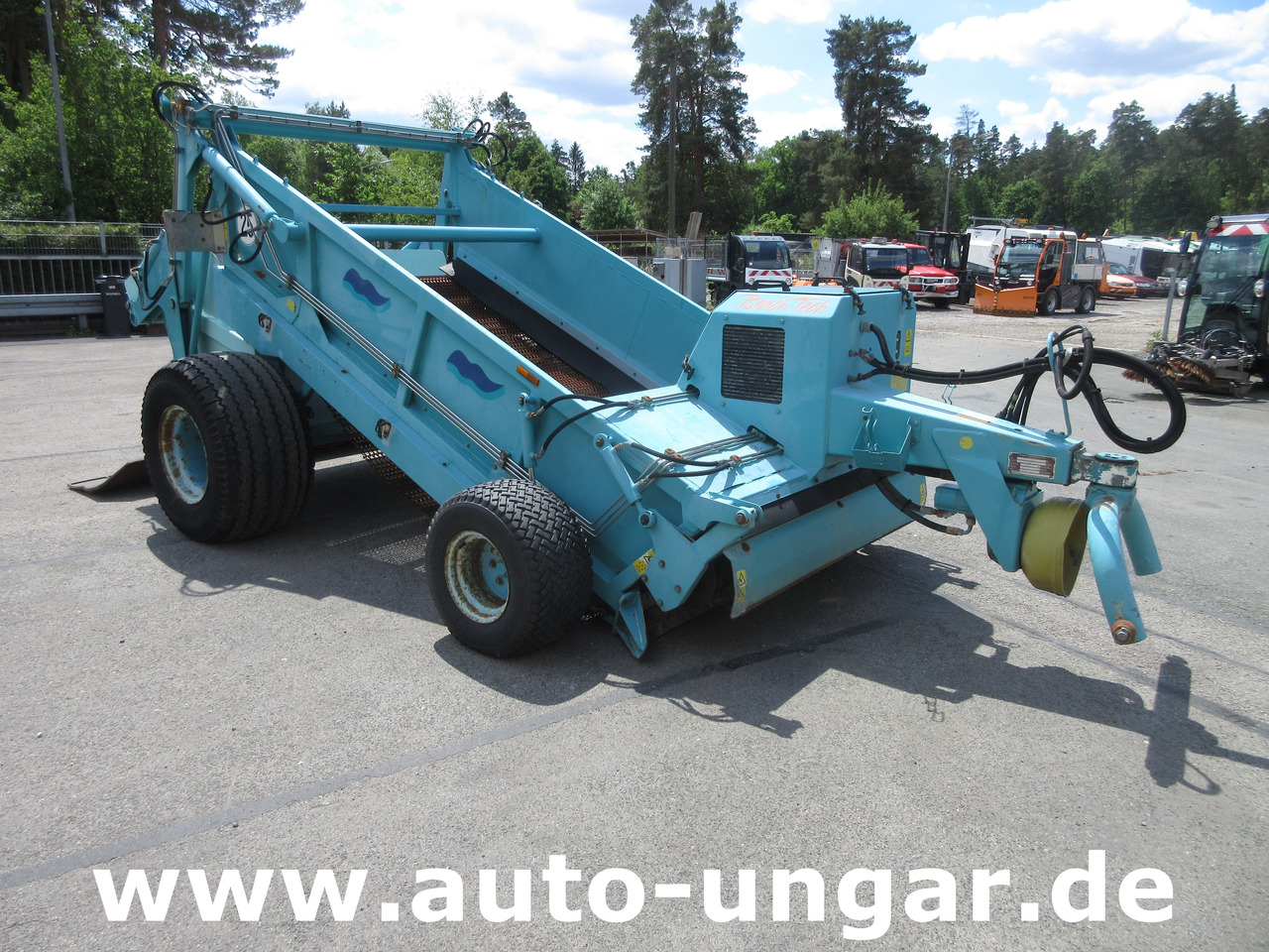 Kässbohrer BeachTech STR 2000 BeachCleaner Strandreiniger καθαριστής παραλίας - Utility/ Specialfordon: bild 1 Kässbohrer BeachTech STR 2000 BeachCleaner Strandreiniger καθαριστής παραλίας - Utility/ Specialfordon: bild 1