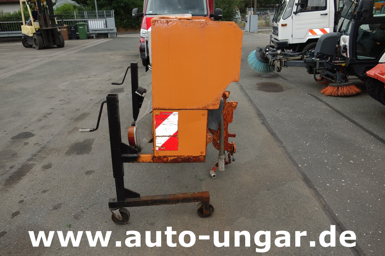 Multicar Kiefer - Bertsche Heckanbaustreuer für Multicar Boki Ladog Hansa Winterdienst - Utility/ Specialfordon: bild 2 Multicar Kiefer - Bertsche Heckanbaustreuer für Multicar Boki Ladog Hansa Winterdienst - Utility/ Specialfordon: bild 2