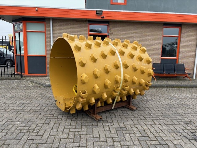 CATERPILLAR CS10/CS11/CS12/CS13 Padfoot kit - Asfaltvält: bild 1 CATERPILLAR CS10/CS11/CS12/CS13 Padfoot kit - Asfaltvält: bild 1