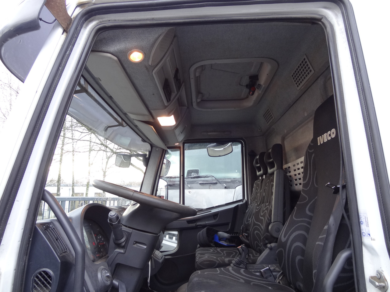 Iveco EuroCargo 120E25 Fassi F38 - Flakbil, Kranbil: bild 3 Iveco EuroCargo 120E25 Fassi F38 - Flakbil, Kranbil: bild 3