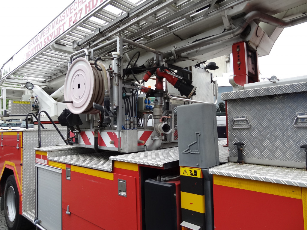 MAN L2000 18.284 Feuerwehr Bronto Skylift 27 Meter - Billift: bild 2 MAN L2000 18.284 Feuerwehr Bronto Skylift 27 Meter - Billift: bild 2