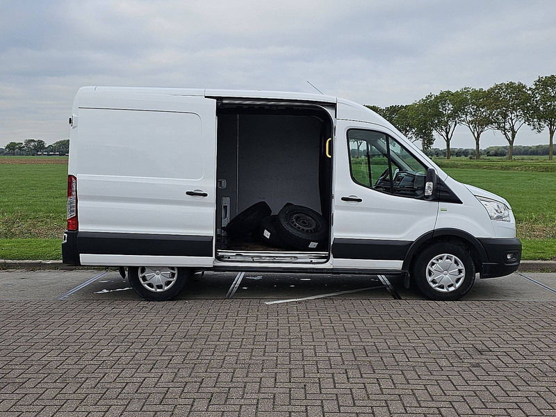 Skåpbil Ford Transit 2.0 TDCI 130 L2H2: bild 13