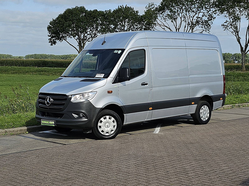 Mercedes-Benz Sprinter 317 L2H2 360 Camera RWD - Skåpbil: bild 2 Mercedes-Benz Sprinter 317 L2H2 360 Camera RWD - Skåpbil: bild 2