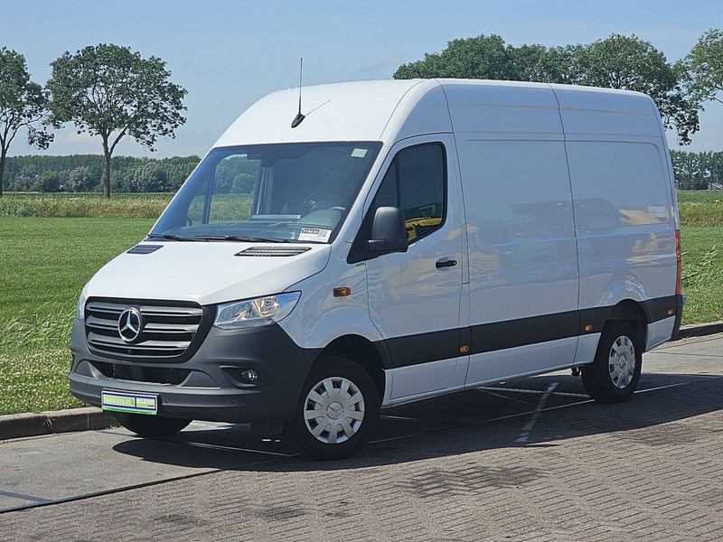 Mercedes-Benz Sprinter 317 L2H2 Navi Mbux - Skåpbil: bild 2 Mercedes-Benz Sprinter 317 L2H2 Navi Mbux - Skåpbil: bild 2